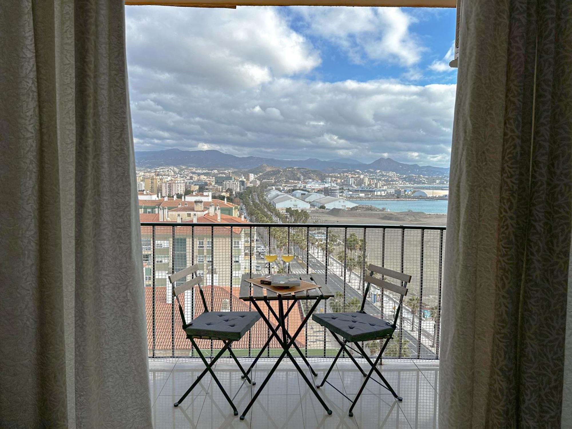 Apartamento Mirador Del Mediterraneo Malaga Exterior photo